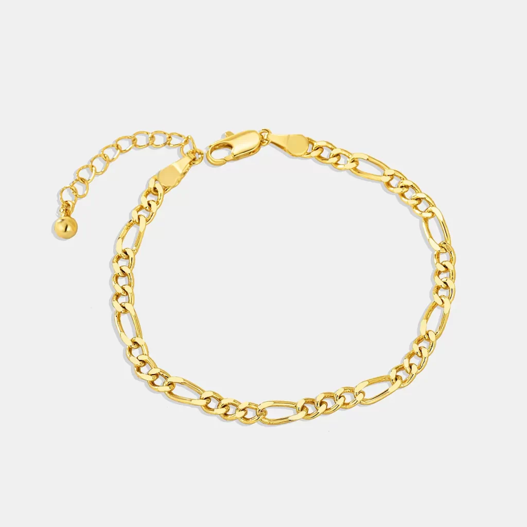 How to Choose a Jewelry Clasp: Fit and Sample Checks 2 Figaro-link bracelet with a lobster clasp and extender