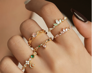 why does jewelry turn skin green