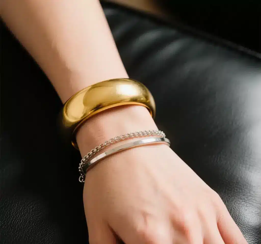 Careful contrast in mixed-metal jewelry styling