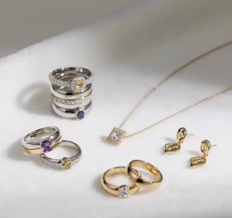 Mixing Gold & Silver Jewelry: Style Tips 7 Mixed gold and silver jewelry styled together